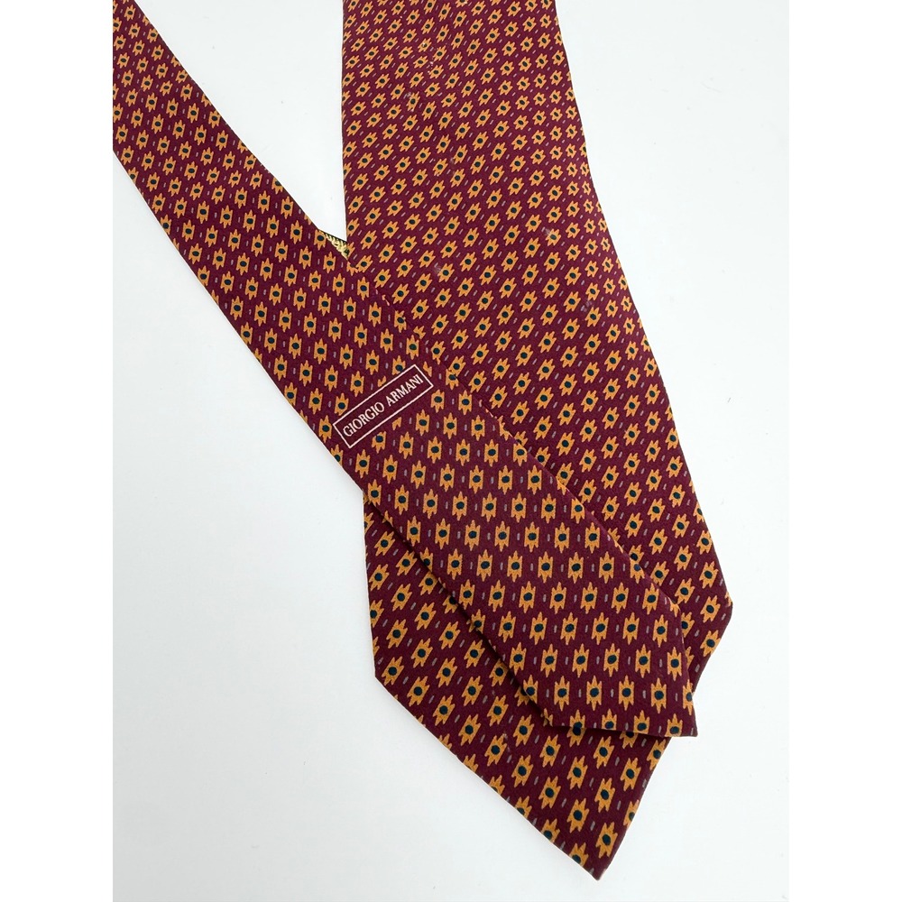 Giorgio Armani Cravatte Silk Tie Burgundy Geometric Pattern Made in Italy Mens